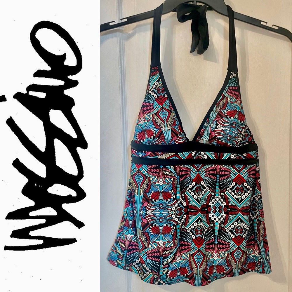 MOSSIMO SWIM TOP/TANKINI. LIKE NEW! HALTER TOP IN TIKI GEOMETRIC PRINTS.